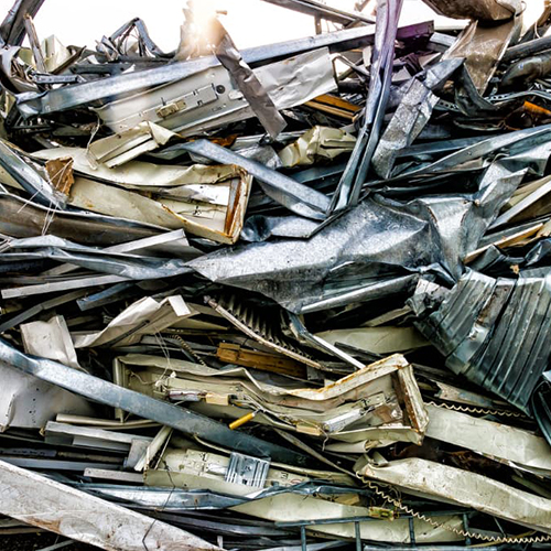 A pile of rusty HE9 aluminium scraps, available for recycling.